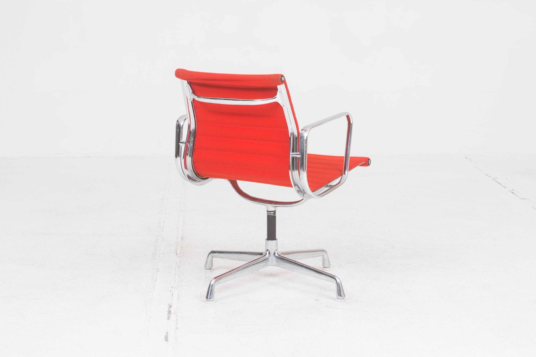 Vitra Sedie: Vitra EA 108 Bürostuhl von Eames in rotem Hopsak – Usato da Zürich venduto da STUZH38 3
