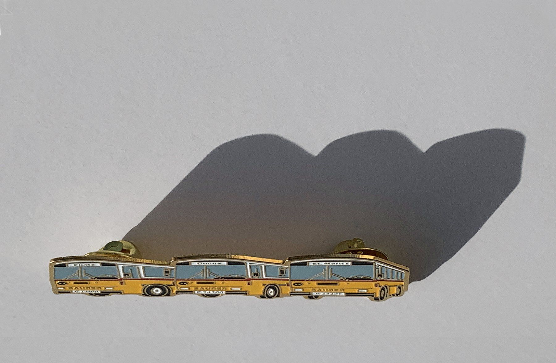Saurer Placchette & Badge: Flims Davos St.Moritz Postauto PTT Saurer RH Pin Anstecker – Nuovo (secondo la descrizione) da Bern venduto da AWiBe 1