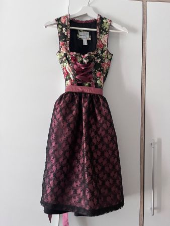 Schönes MarJo Dirndl Gr. 32