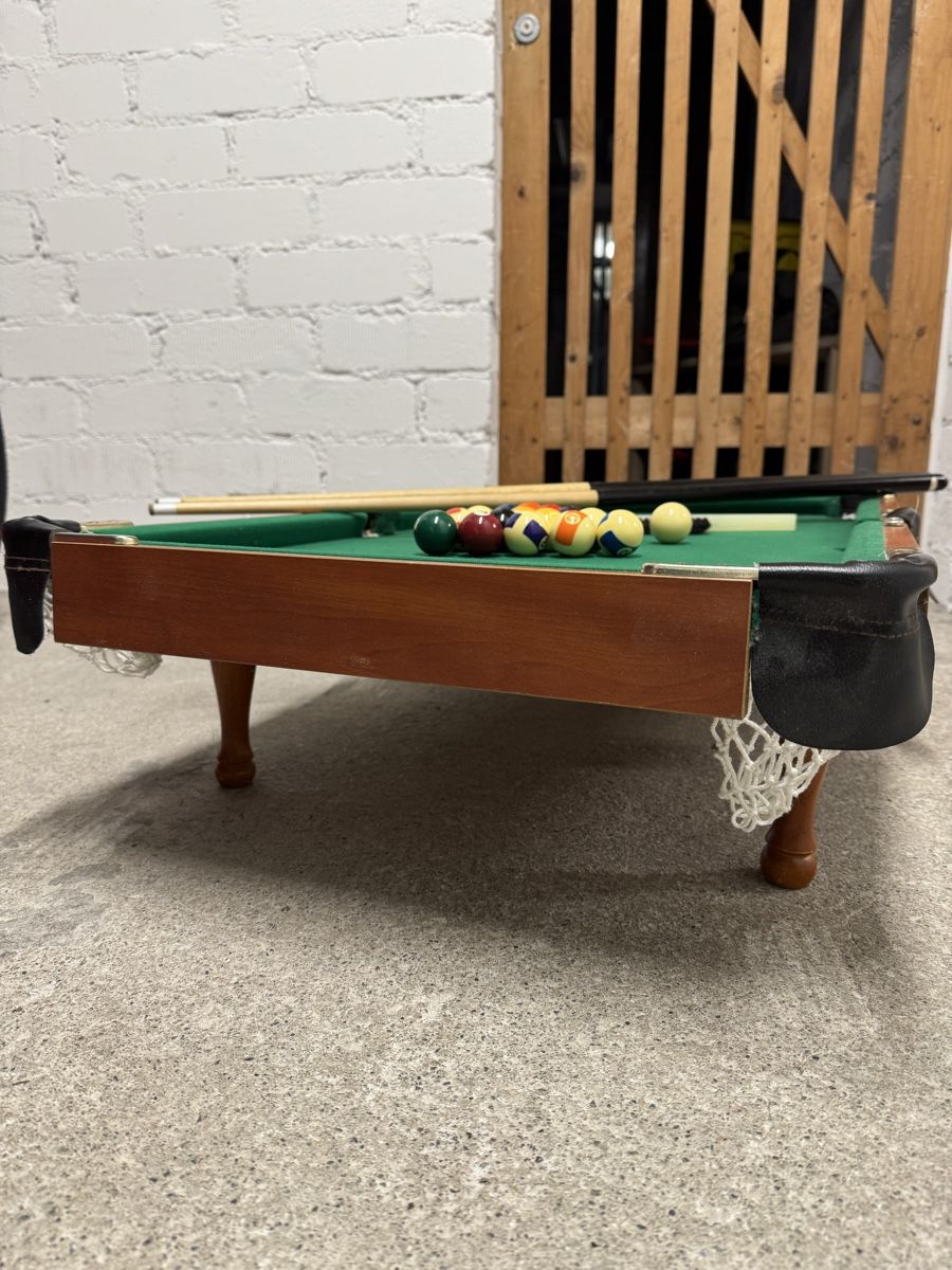 Billiardtische: Mini Billardtisch mit Zubehör! – Gebraucht aus Bern von springtime93 3