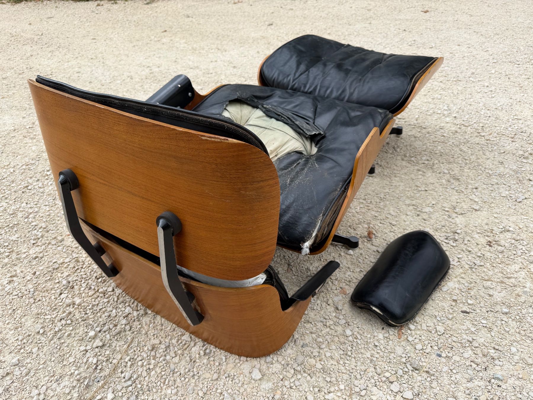 Eames Poltrone: Eames Lounge Chair - Ersatzteilspender – Difettoso da balsthal venduto da Roggenschnarz 4