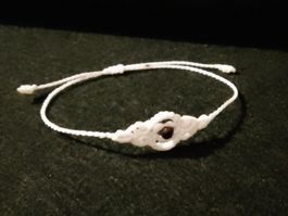 zierliches Makramee Armband mit facettiertem Granat