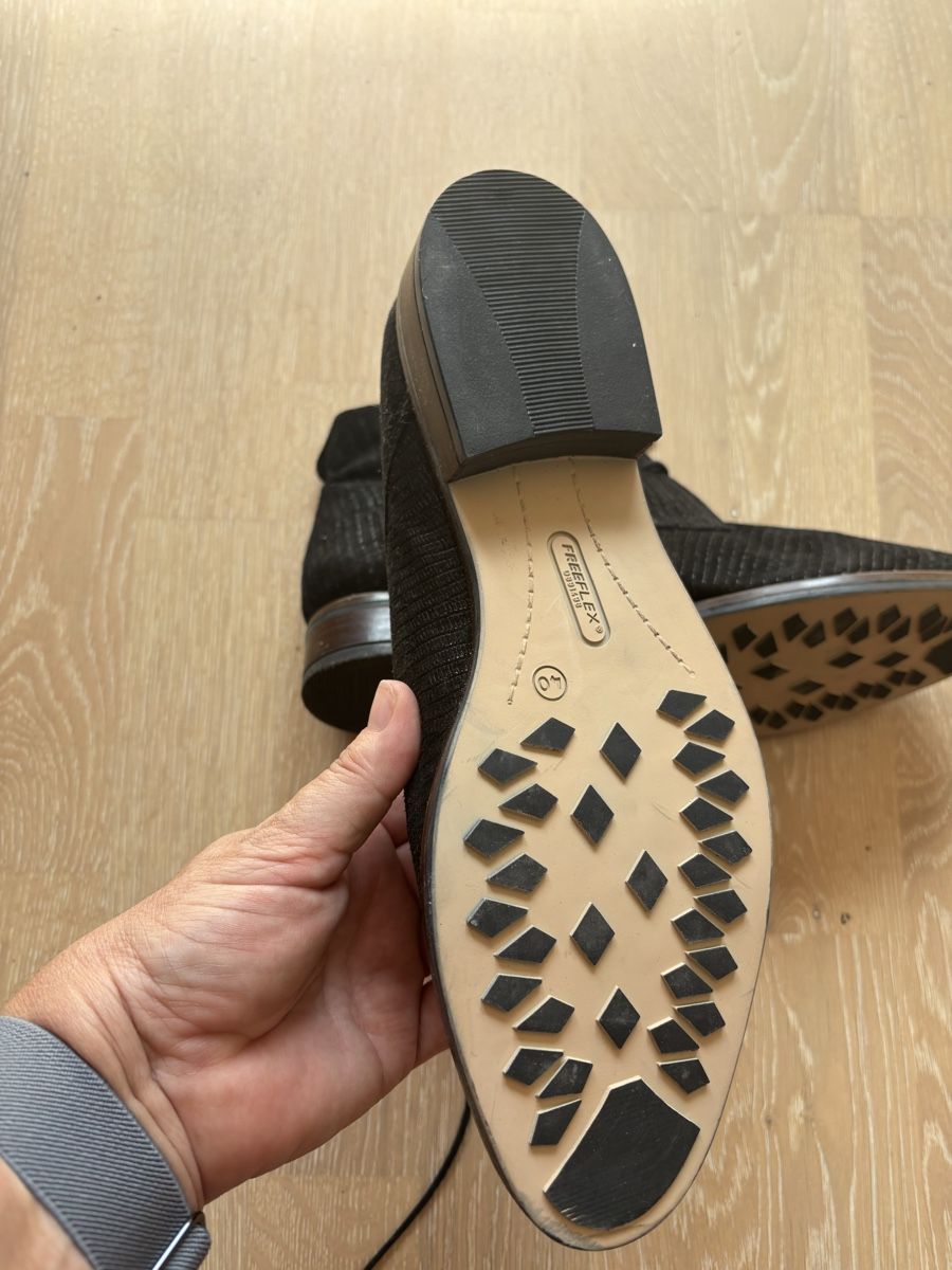 Damenschuhe: Schwarzer cooler Leder-Halbschuhe Grösse 40 Neu – Neu und originalverpackt aus Wald AR von bertli00 2