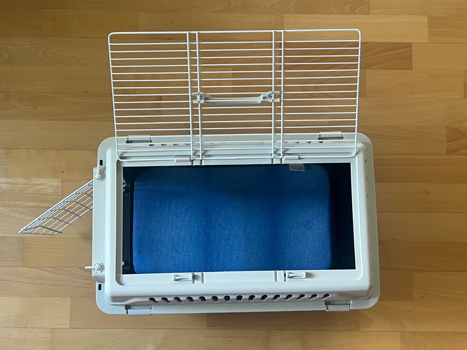 Liege- & Schlafplätze: Transportbox für Katzen oder kleine Hunde – Gebraucht aus Zürich von flow_8004 2