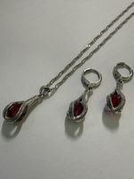925 Silberschmuck-Set mit roten Steinen – Kette & Ohrringe