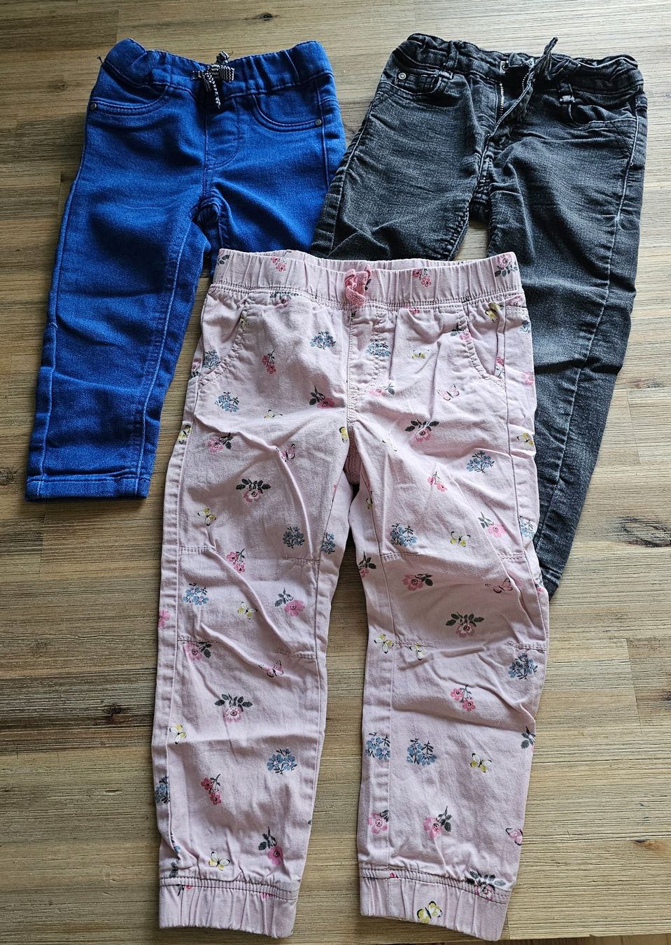 Lotti & Set di vestiti: Kinderkleider Set Sommerkleider Mädchen Grösse 98/104 – Usato da Basel venduto da Sinibini86 5