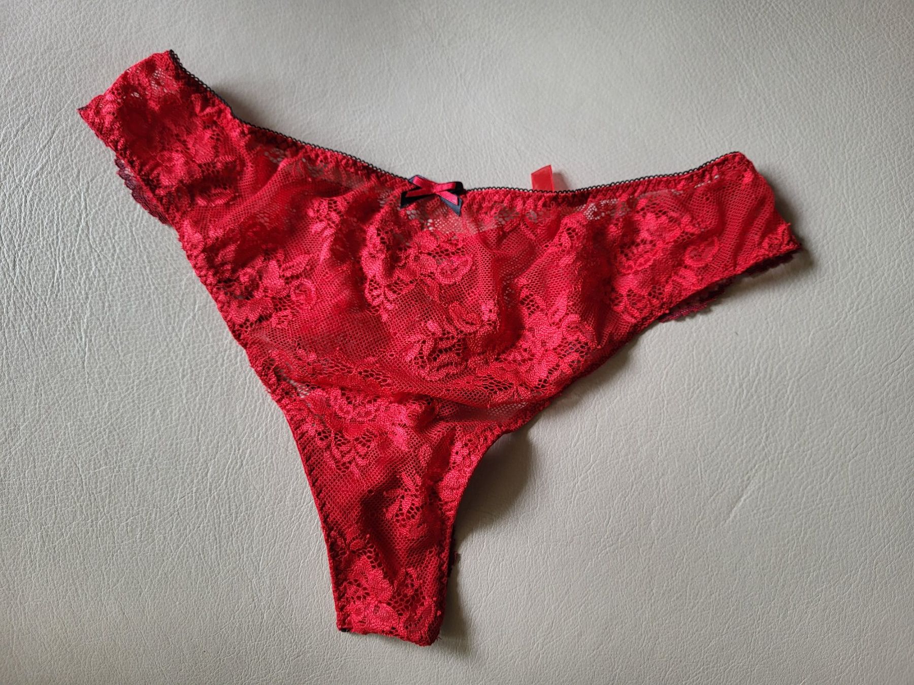 Intimissimi Altra biancheria intima: Intimissimi Spitzen-String, Gr. M-L – Nuovo (secondo la descrizione) da Burgdorf venduto da glam4diva