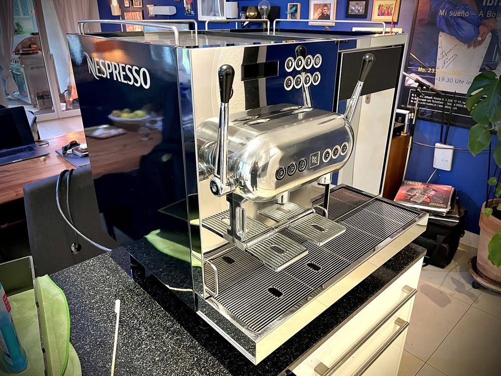 Nespresso AGUILA 220 PROFESSIONAL Kaffeemaschine Kaufen auf Ricardo