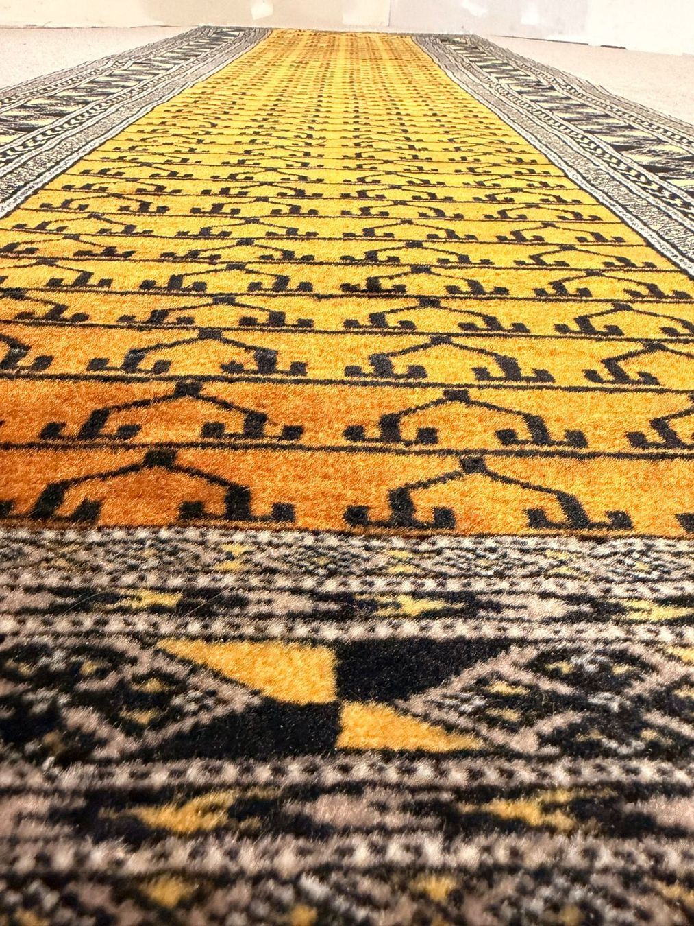 Teppiche: Orientalischer Teppich Läufer mit geometrischem Muster – Gebraucht aus Rickenbach ZH von Der-Insider 6