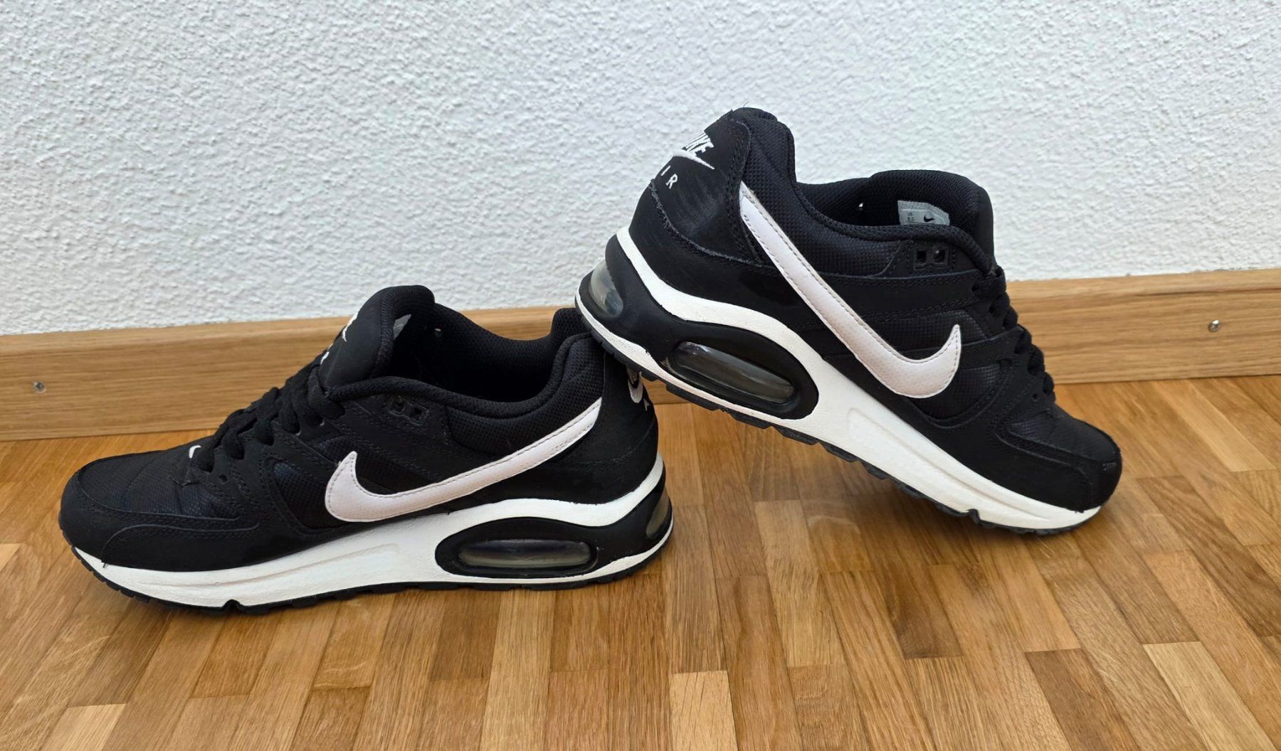 Nike Scarpe da donna: Nike Air Max Command black/white Size EU 40 – Usato da Nänikon venduto da Bi9Ca2Ec 1