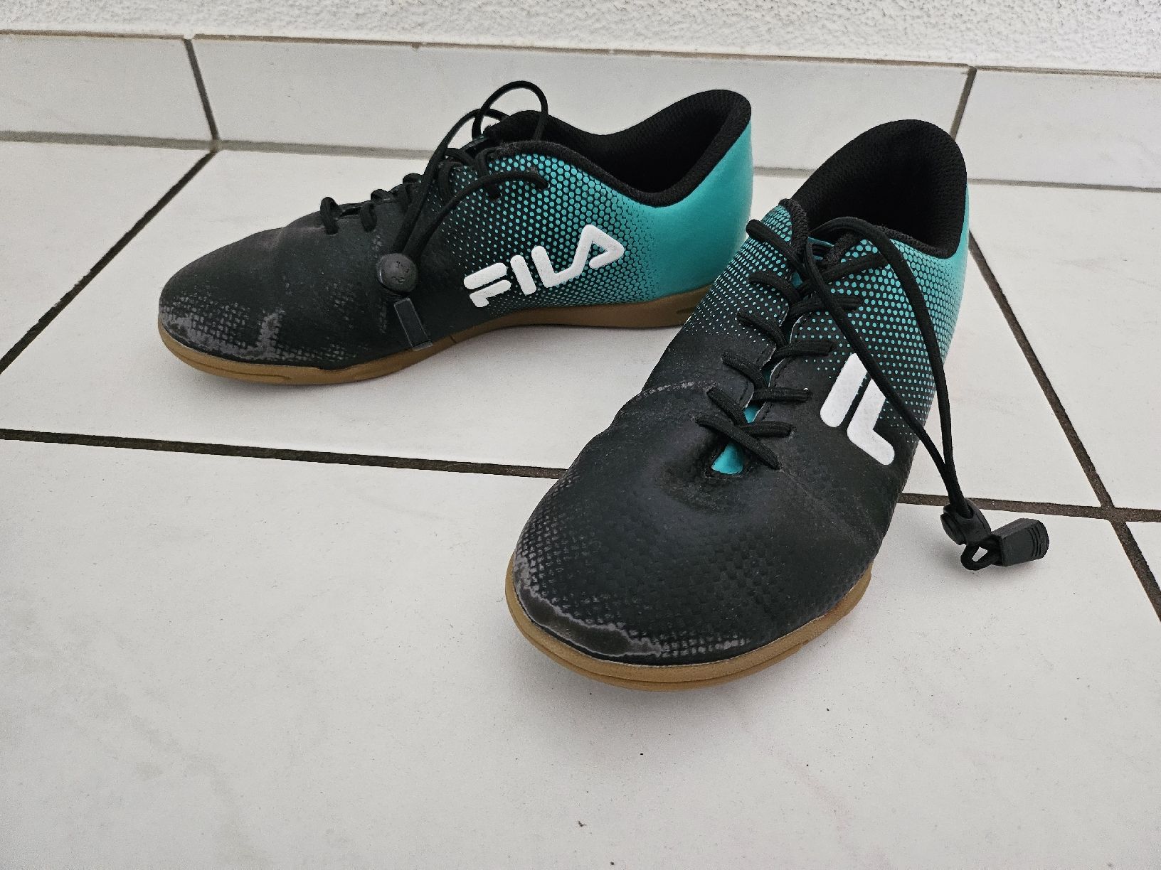 Scarpe per ragazzi: Fila Hallenschuhe, Grösse 36 – Usato da Walperswil venduto da AnaRea77