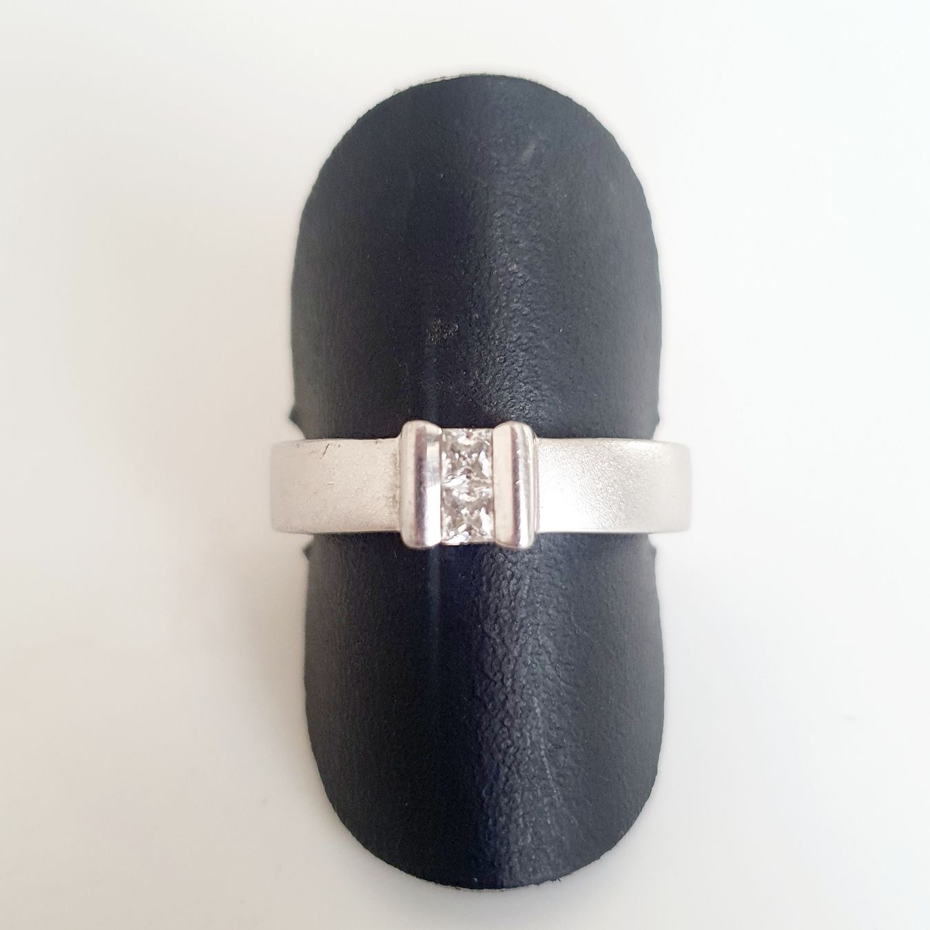 Anelli: Silber Ring 925 mit kleine steinchen – Usato da Kreuzlingen venduto da Wunderkiste123 4