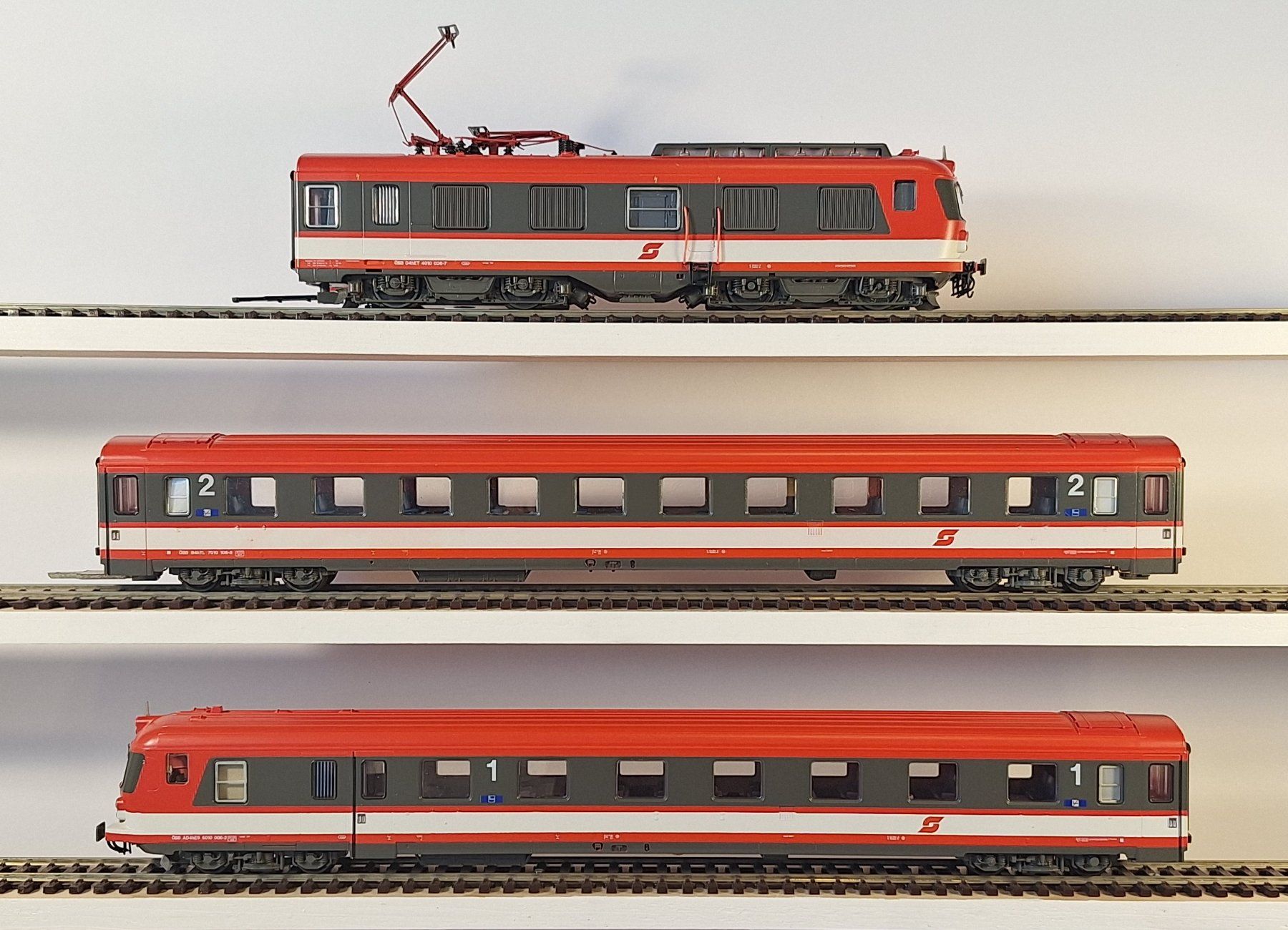 Roco Trains électriques: ÖBB 4010 Roco rot/grau – D'occasion à Bern par BahnliebhaberRe420 1