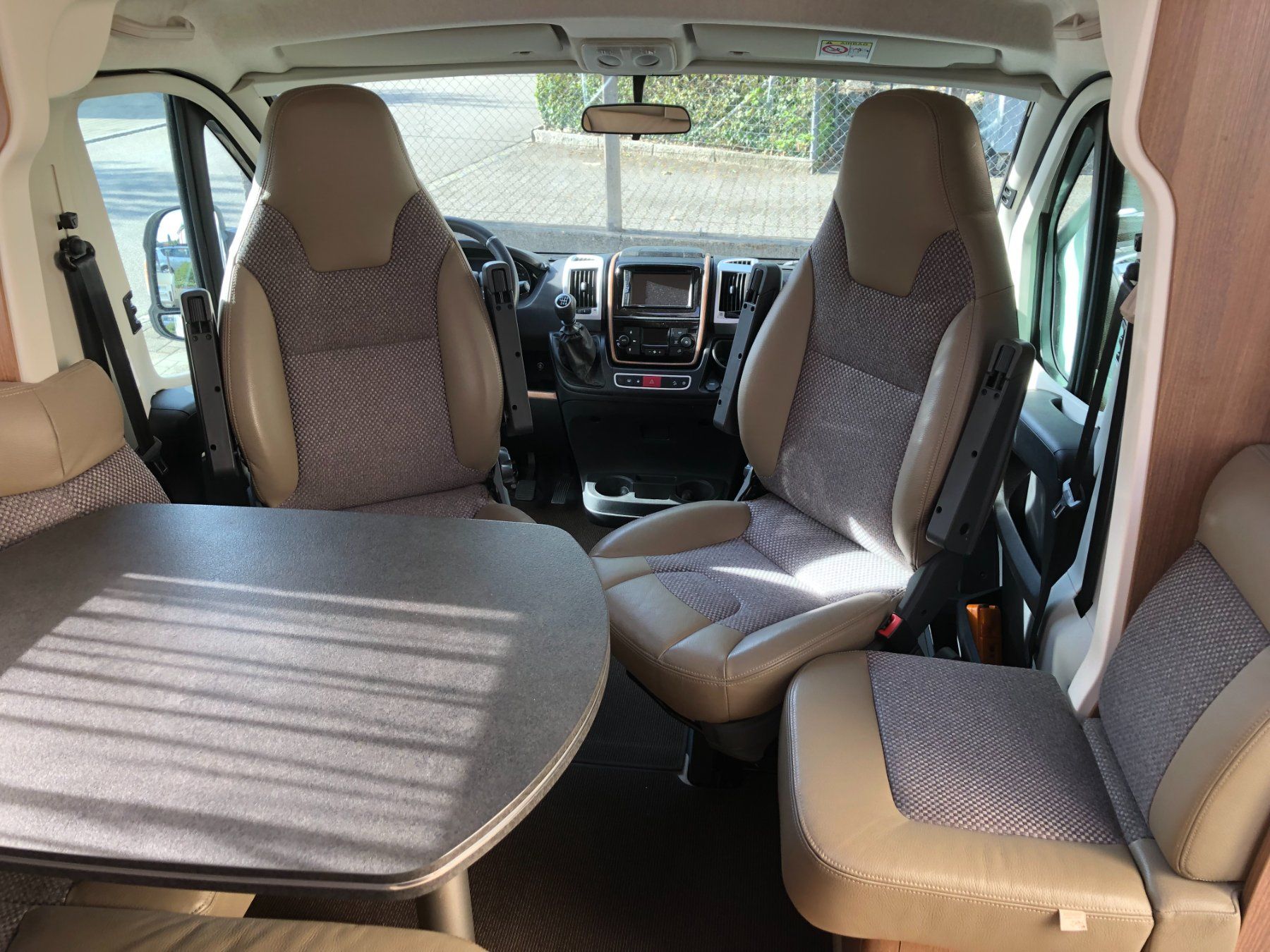 Carthago Camping Fahrzeuge: Wohnmobil Carthago c - Tourer T 143 LE – Gebraucht aus Füllinsdorf von Kater46 5