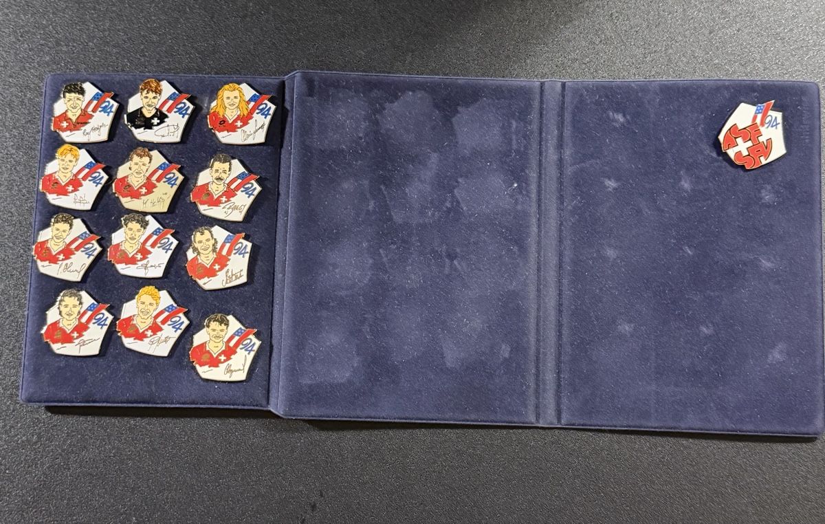 Swiss Plaketten & Abzeichen: ASF/SAV 94 collection complète pins - état neuf – Gebraucht aus SION von MARCO-P-SION 3