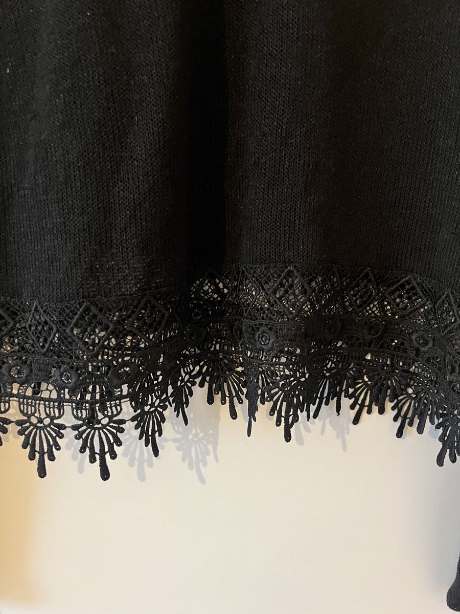 H&M Pullover & Sweatshirts: Pullover mit Spitzenbesatz  – Gebraucht aus Allschwil von MaloseS08 2