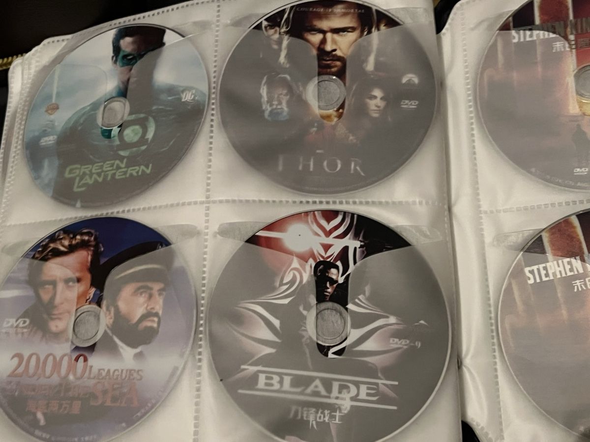 Tutti i DVDs: 100 Stk. grosse DVD Sammlung OV Englisch Code 6 – Usato da Bern venduto da hispano74 7