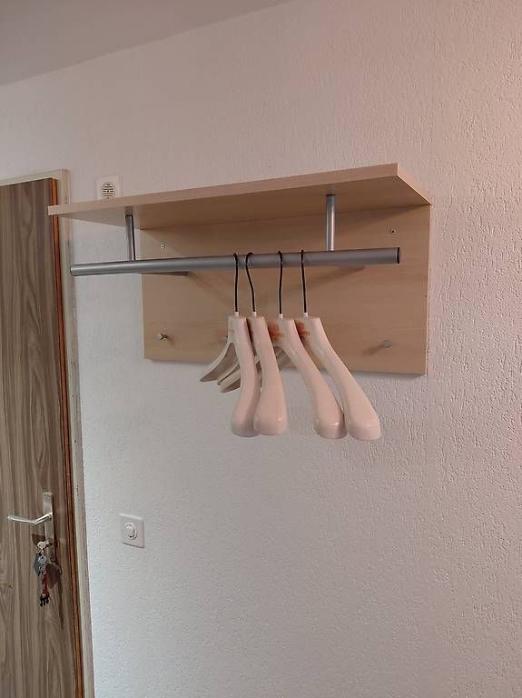 Guardaroba: Kleider-Garderobe – Usato da Glattfelden venduto da daniel0303