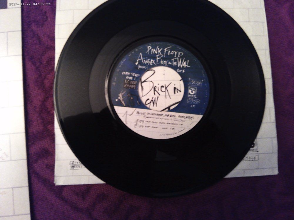 Dischi in vinile: Pink Floyd "Another Brick in the Wall" LP + SINGEL VINIL – Usato da Volketswil venduto da nemo2000 2