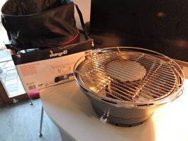 Tragbarer Holzkohlegrill mit aktiv Belüftung