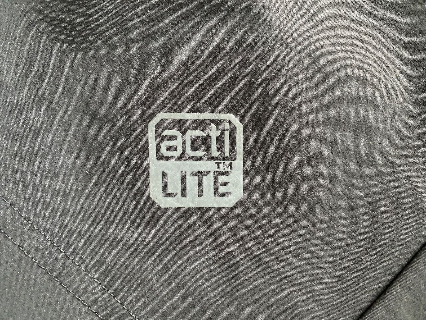 Salomon Pantaloni: Salomon - Acti Lite-Shorts, Grösse 48 – Nuovo (secondo la descrizione) da Meisterschwanden venduto da Lapins2019 3