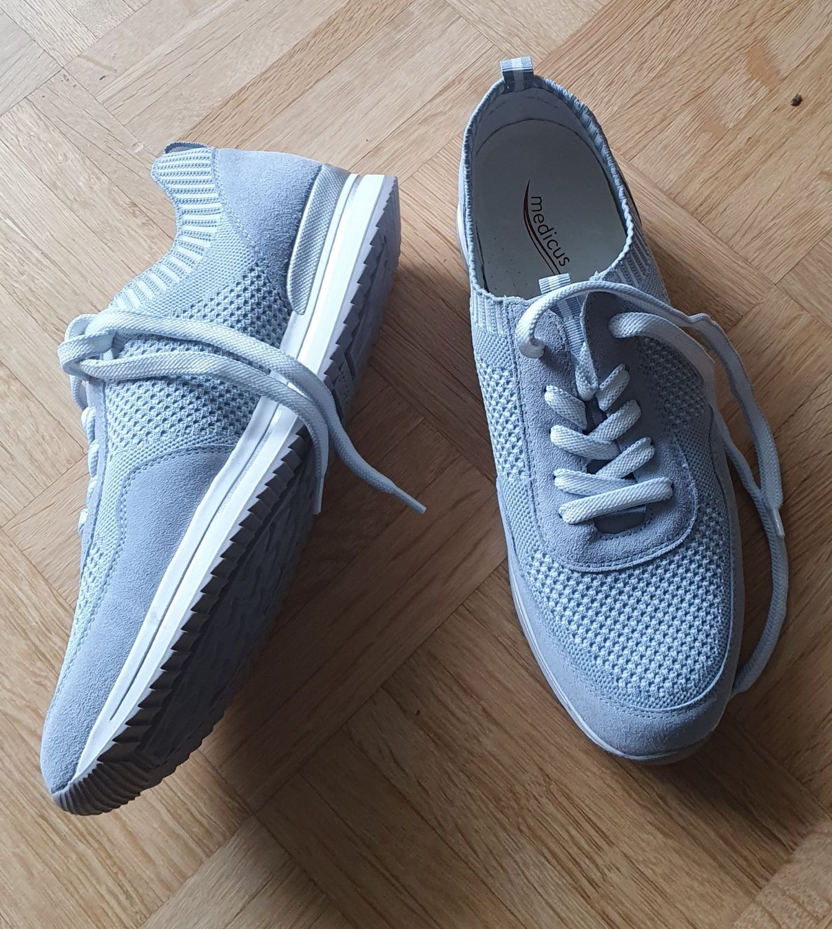 Chaussures femmes: Sneaker – Neuf (Voir description) à St. Gallen par bellis55