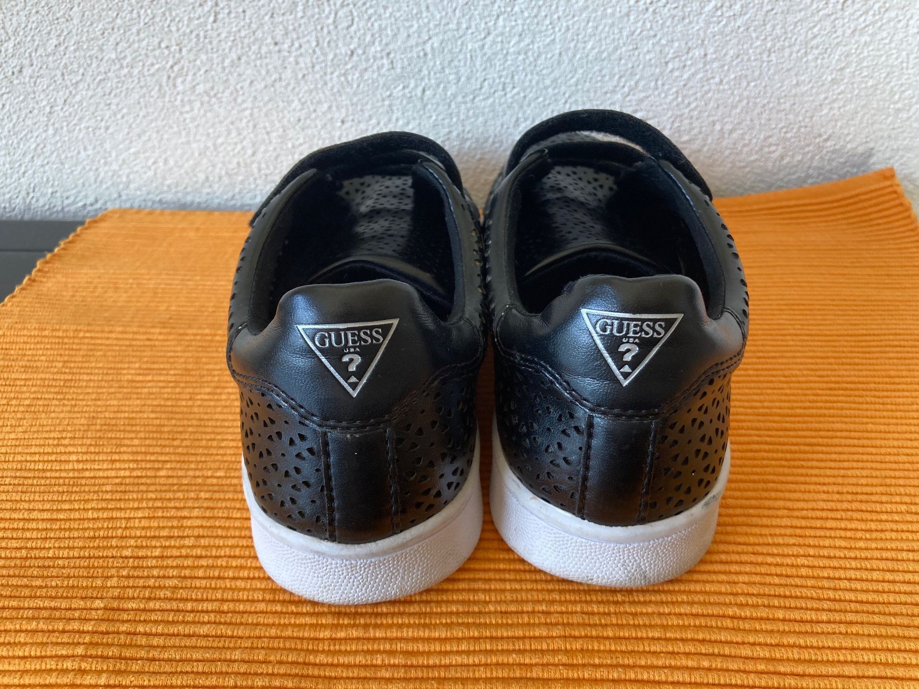 Guess Scarpe da donna: Schuhe von Guess – Usato da Bettlach venduto da Valgoy 3