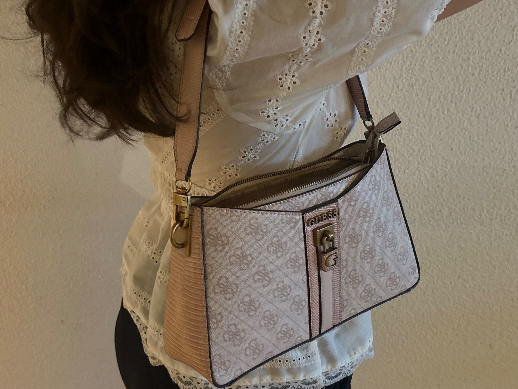Guess Taschen für Damen: Originale Guess Handtasche – Gebraucht aus Heerbrugg von mel_sh6c 2