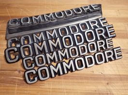Opel Commodore B Embleme