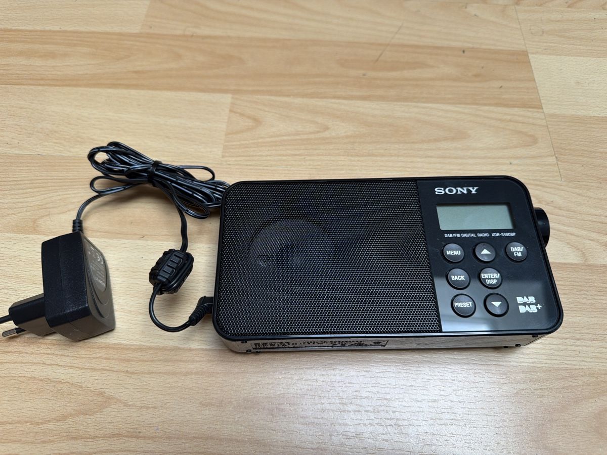 Sony Radio: Sony Digitalradio XDR-S400DBP schwarz DAB+  – Usato da Thun venduto da BanjoDan