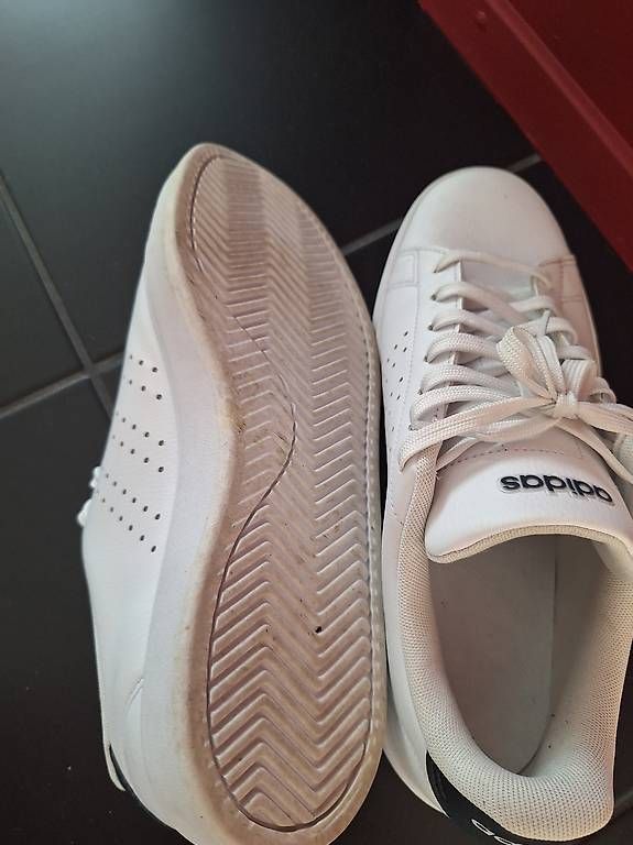Chaussures hommes: Weisse Turnschuhe – D'occasion à Oberengstringen par Goldstueck58 4