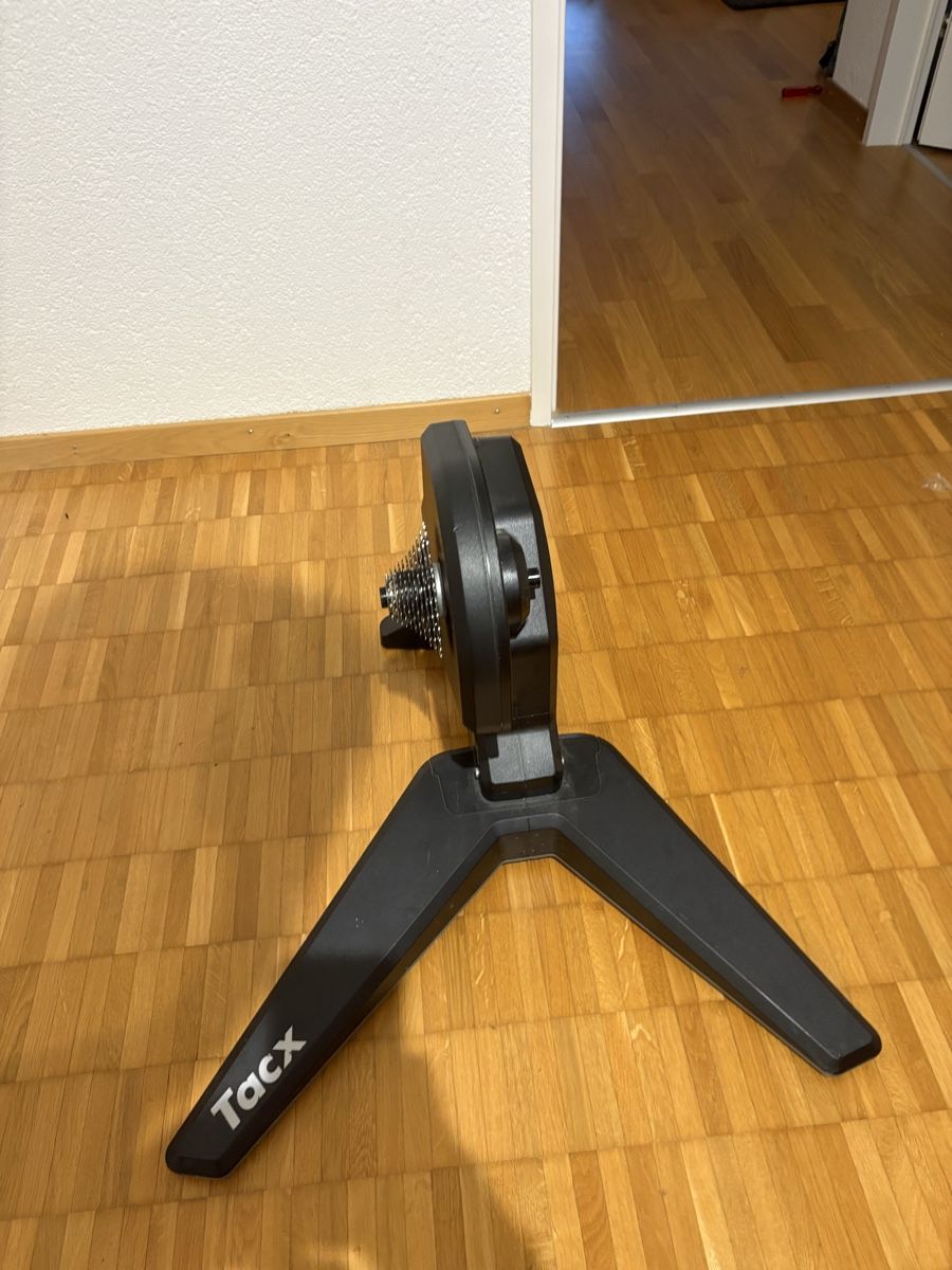 Tacx Vélos d'appartement: Tacx Flux S Smart Trainer – D'occasion à Frauenfeld par ton_68cd 1