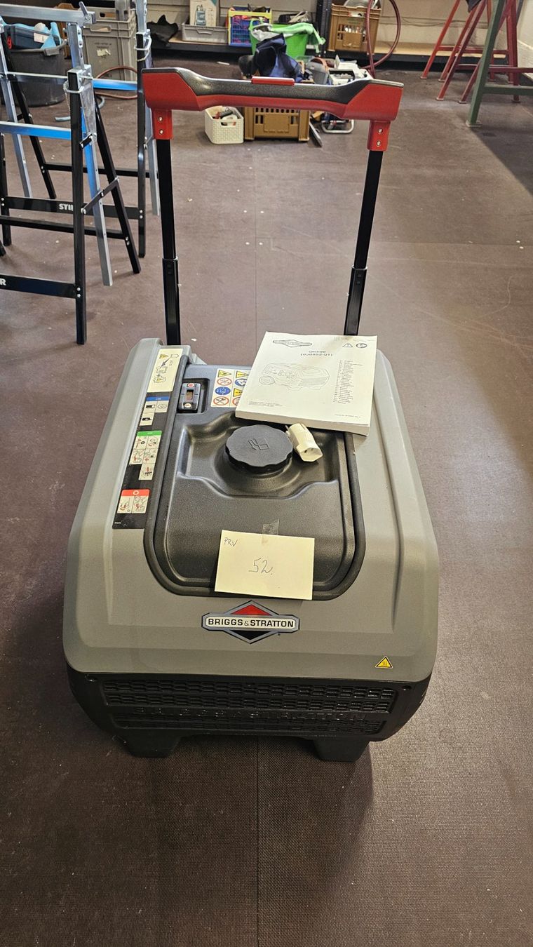 Generatori di corrente: Benzinstromgenerator BRIGGS&STRATTON Q6500 – Usato da Diessenhofen venduto da Osio 2