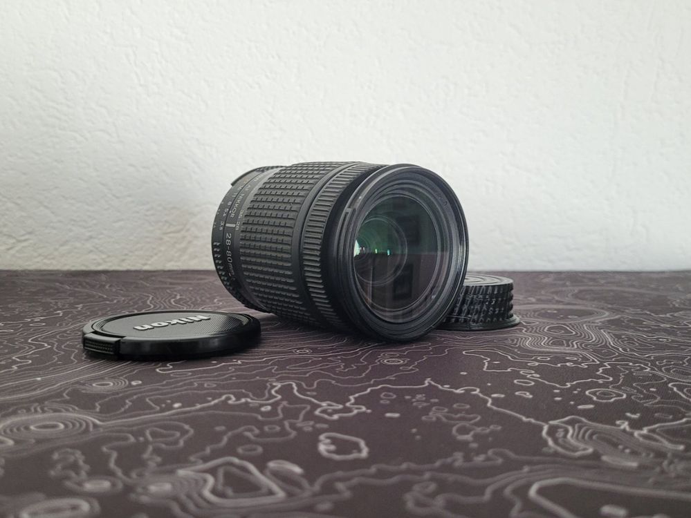 Nikon F70 Appareil photo Argentique Nikkor AF- 28-80mm F3.5-5.6G Lens fonctionne