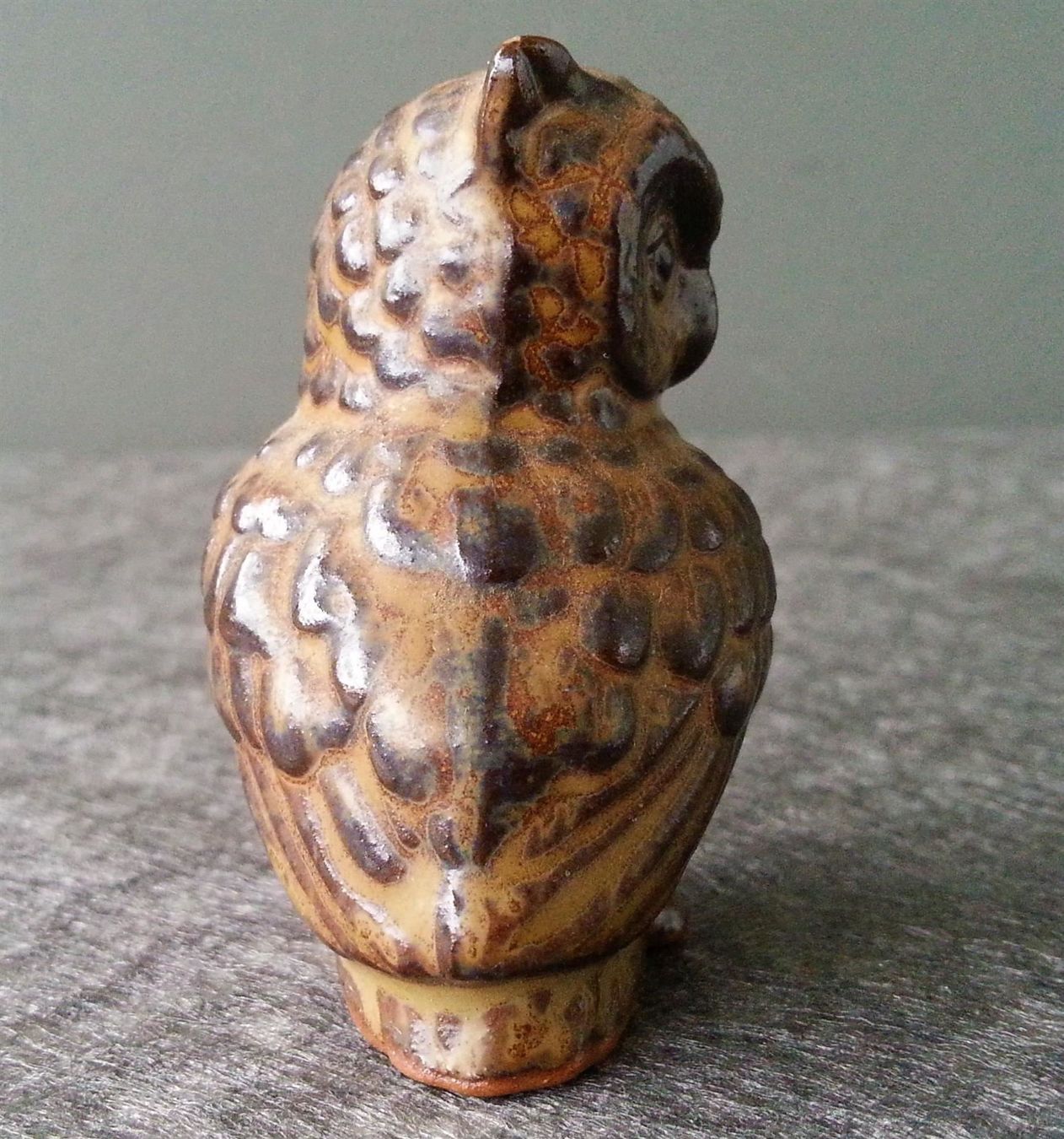 Statuette: Figur Eule Keramik, um 1980, Höhe 5.5 cm – Usato da Oberriet SG venduto da ganesh435 1