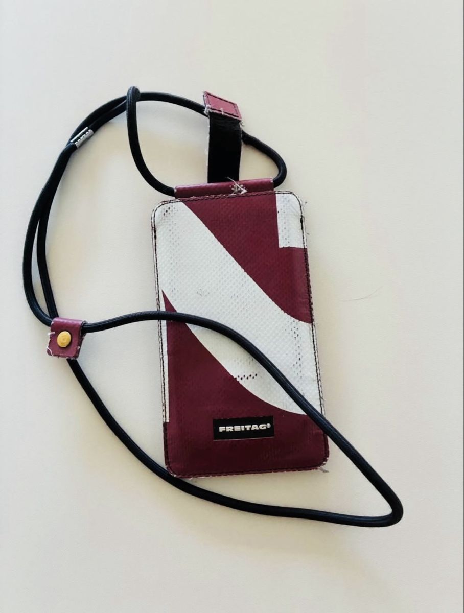 Freitag Altro in  Abbigliamento & Accessori: Pochette FREITAG pour natel  – Nuovo (secondo la descrizione) da Vex venduto da chr_56cw