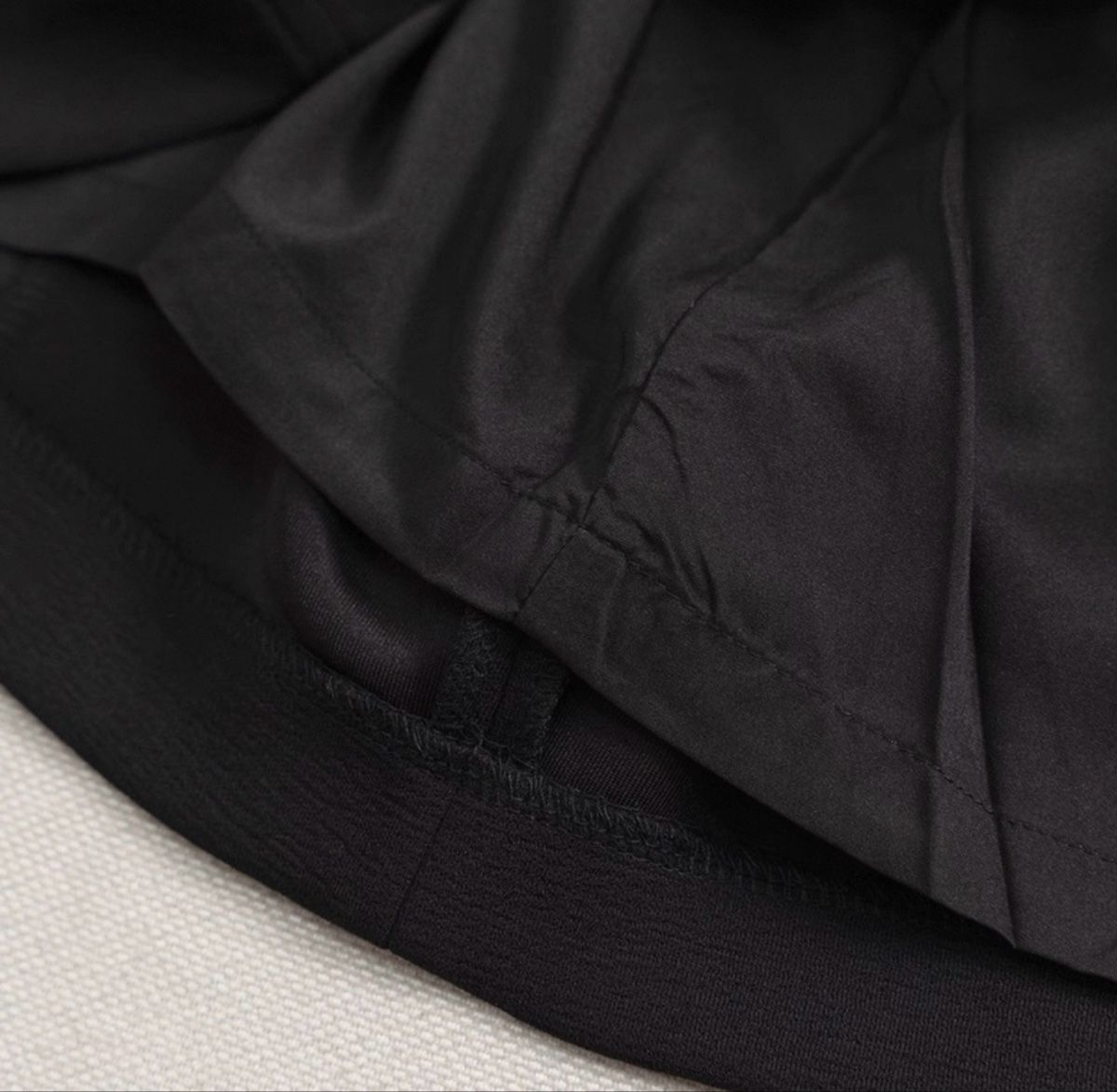 Kleider: klassisches schwarzes Kleid – Neu und originalverpackt aus Veyras von ValClasse 7
