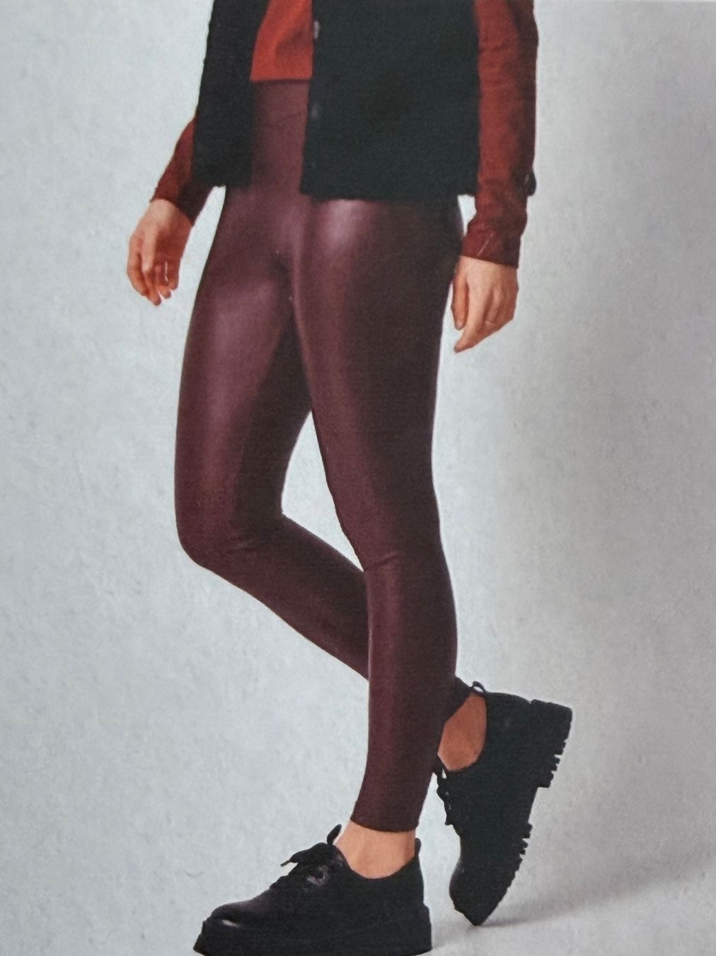 Leggings: Kunstleder Leggings mit hoher Taille - Grösse 42 – Neu und originalverpackt aus Uetendorf von Stoun