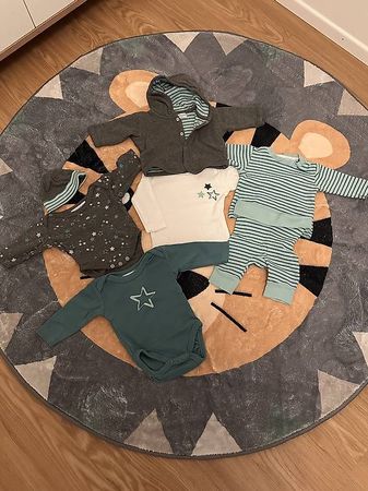 Kleiderpaket Gr. 50/56 Baby