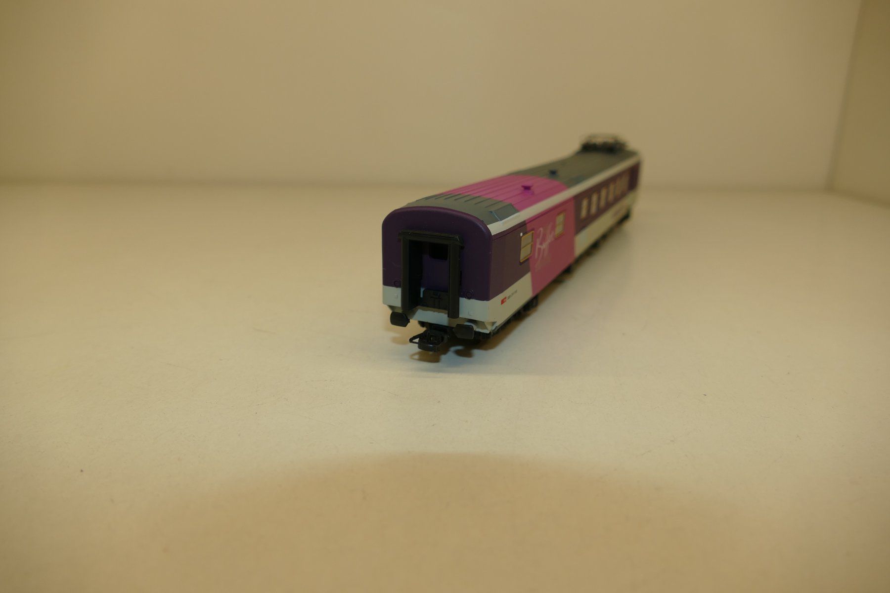 Lima Modellini di ferrovie: Lima H0: SBB Restaurant Wagen Calanda Land – Nuovo (secondo la descrizione) da Niederhasli venduto da Flash32 6
