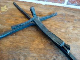 antikes Kruzifix Jesus Kreuz Figur Gusseisen Art Deco Figur