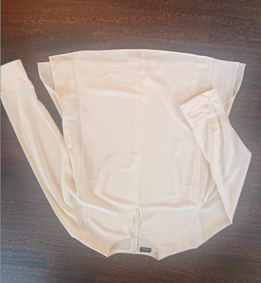 Akris Camicette: AKRIS Seidenbluse Off-White – Usato da Zürich venduto da inf_n82r