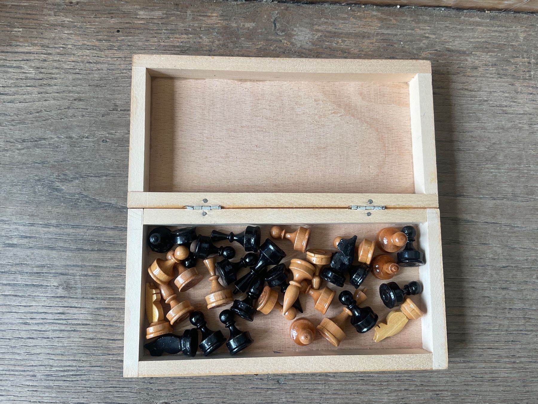 Giochi: Vintage Reiseschach Schach VERSAND 10.- – Usato da Aarau venduto da Schnabeltier01 1