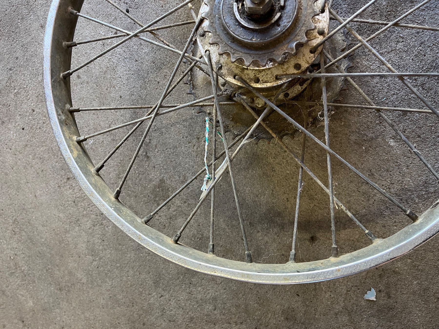 Puch Parti ricambio per ciclomotori: Puch Maxi N Speichen Hinterrad – Difettoso da Fahrni b. Thun venduto da berger_tuning34 5