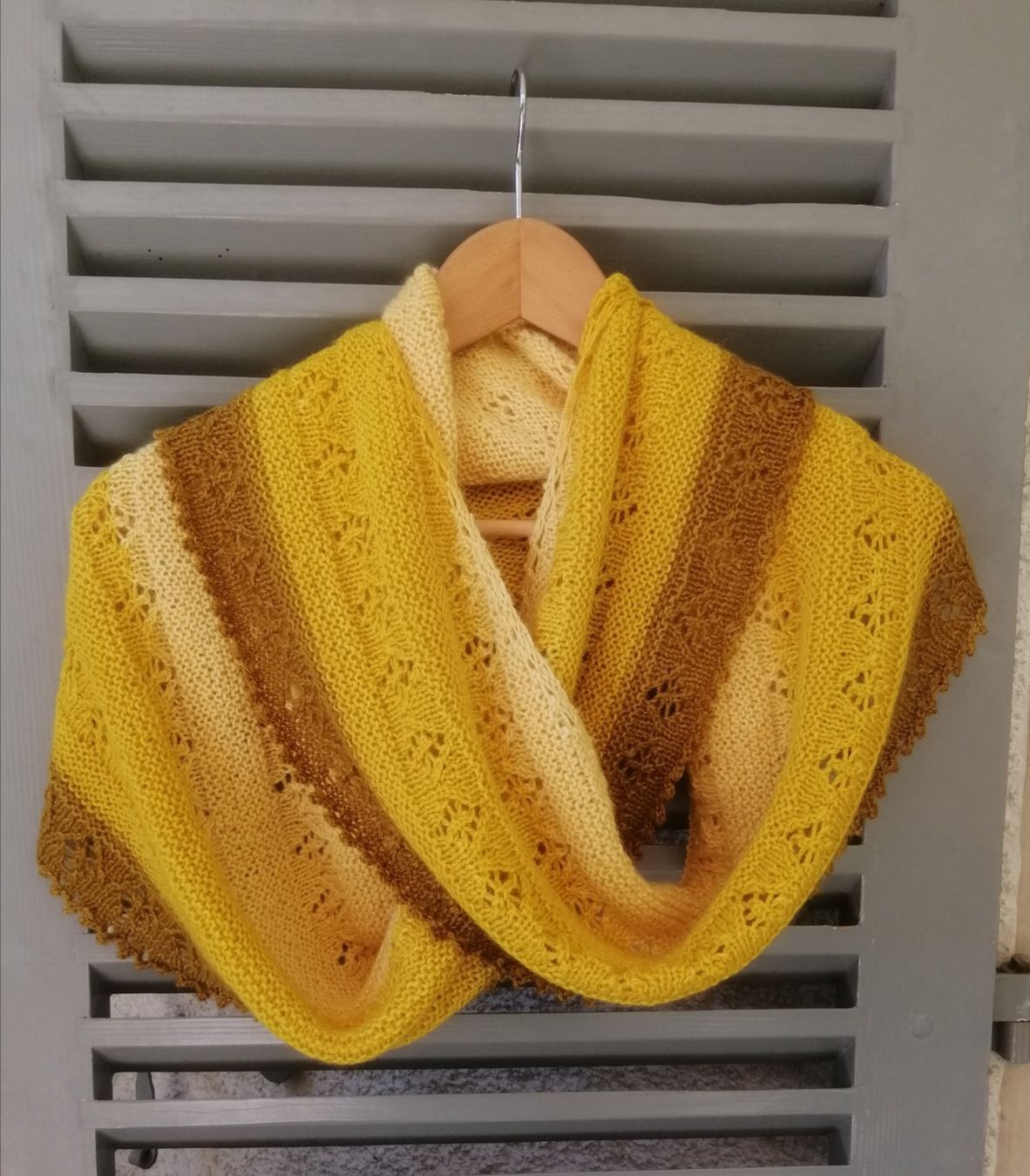 Foulard & Sciarpe: Schultertuch "Sweetcorn" mit Alpaca / Seide NEU – Nuovo (secondo la descrizione) da Langenthal venduto da Handstrick 8