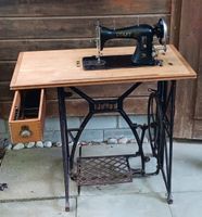 Nähmaschine Pfaff 31 mit Zubehör und Anleitung