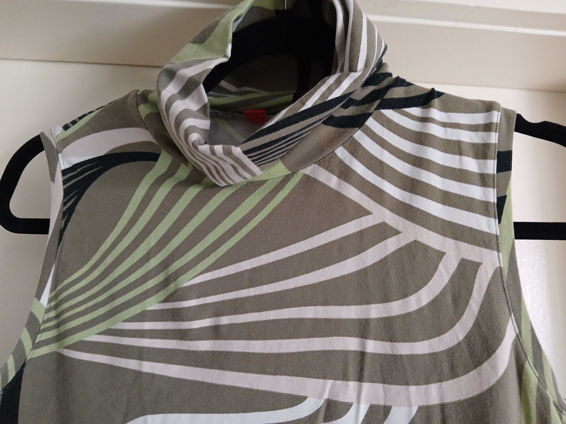 Esprit Tops: Shirt Rollkragen Esprit L bis XL – D'occasion à Zürich par ast_8nph