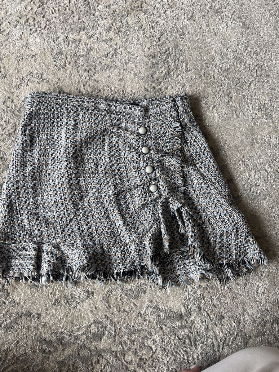 Zara Gonne: Zara Bouclé Minirock Gr. M – Nuovo (secondo la descrizione) da Zurich venduto da kat_dcy5