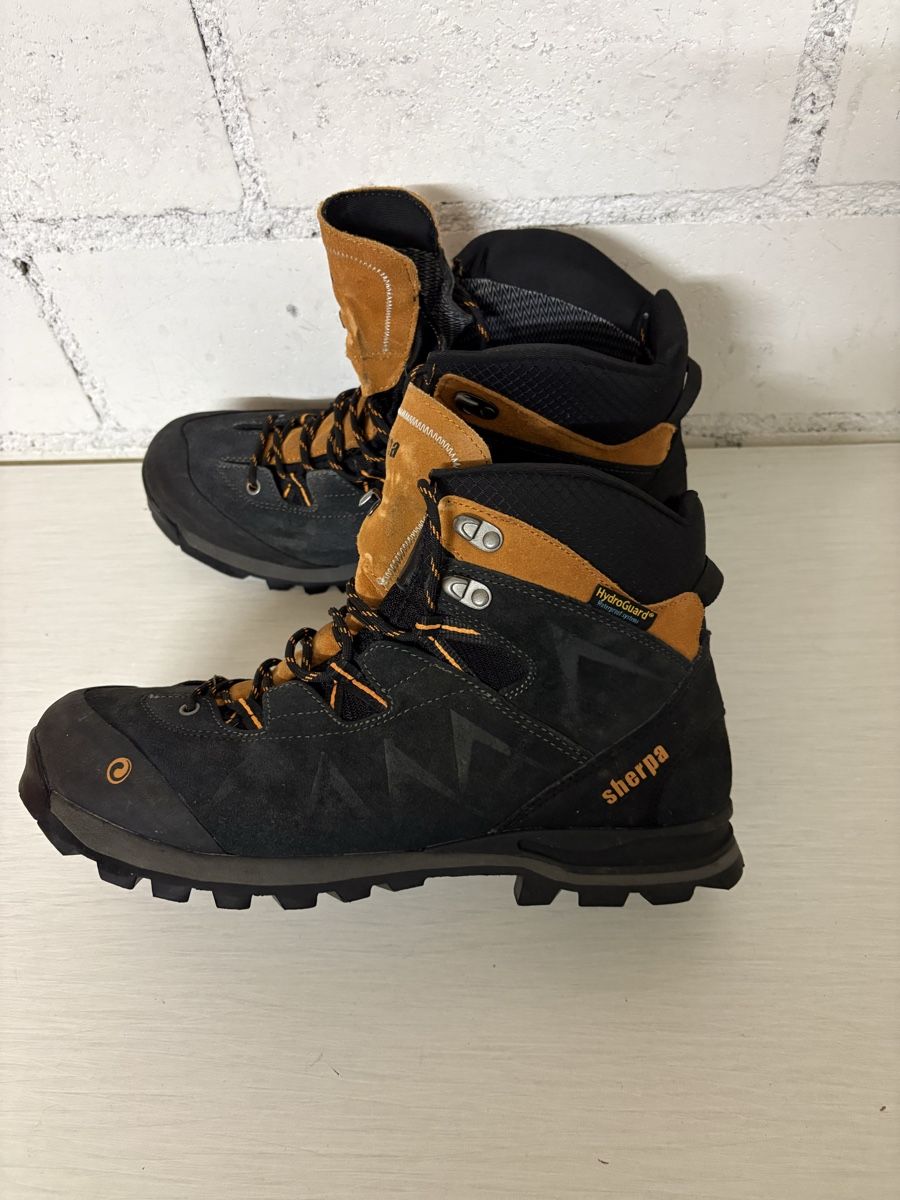 Sherpa Scarpe da uomo: SHERPA Herrenschuhe grösse 45 – Usato da Thun venduto da jeff070 1