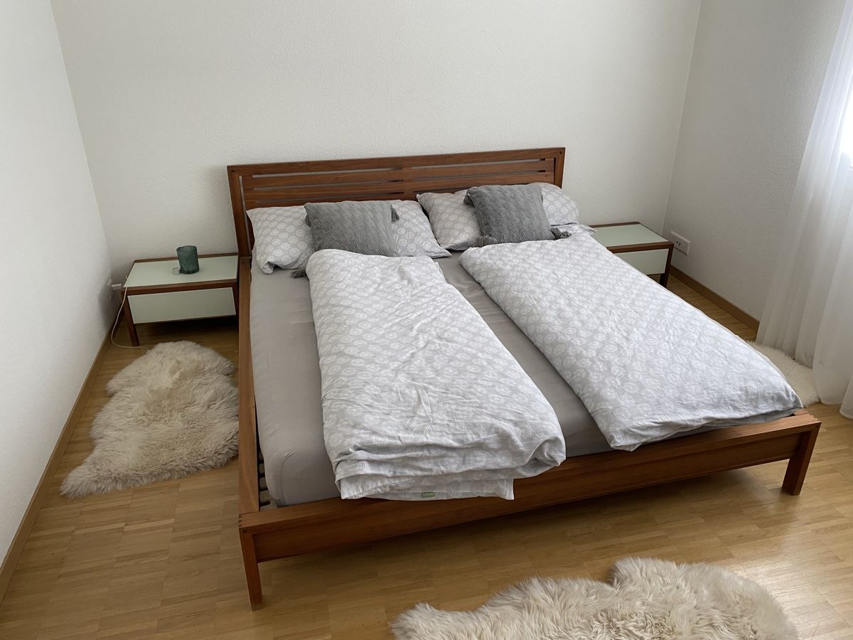 Team7 Letti: TEAM 7 Bett mit Nachttische in Nussbaum – Usato da Einsiedeln venduto da SempreHCAP